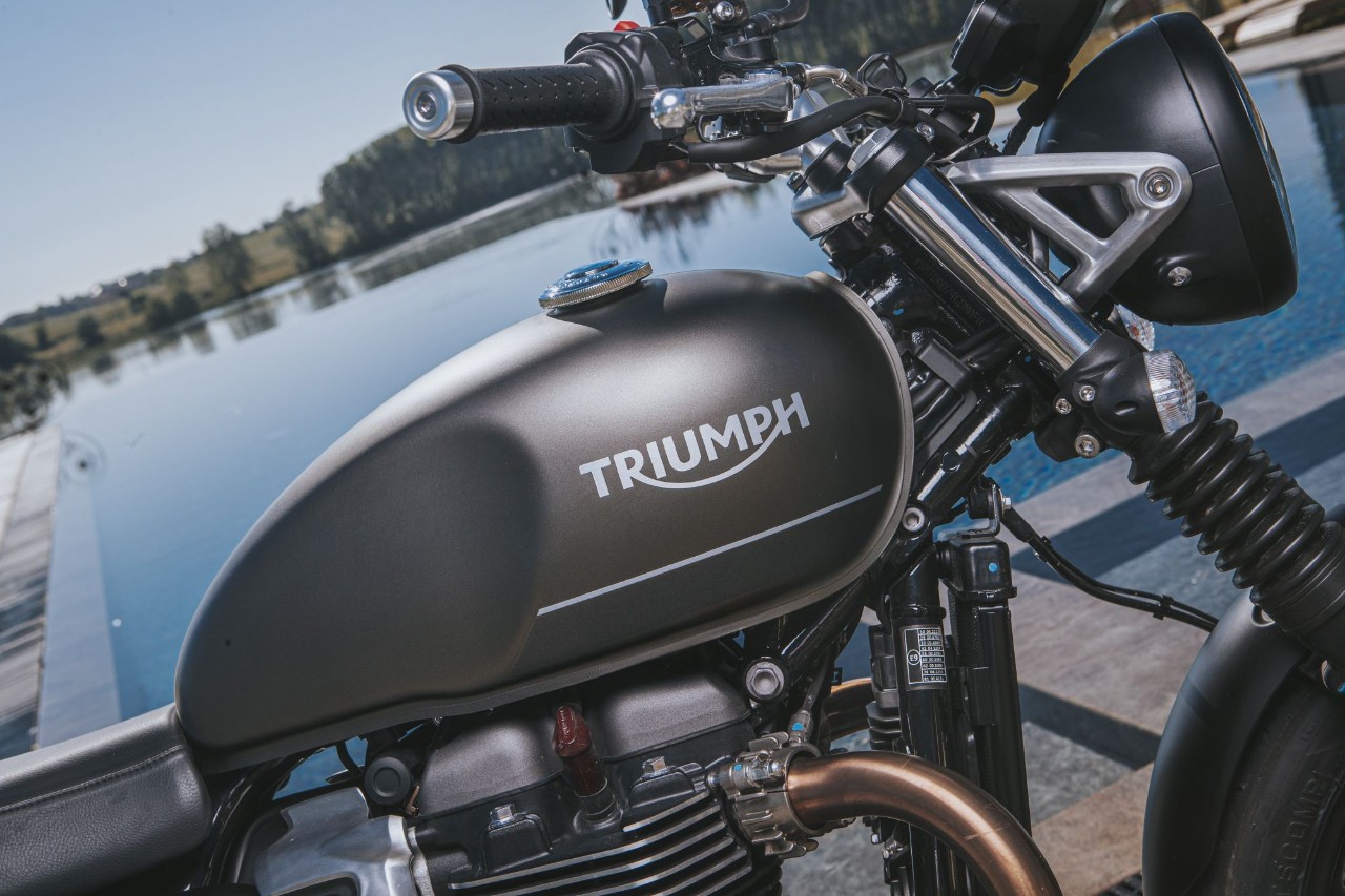 Triumph Street Twin VS Bonneville T100: sfida in famiglia